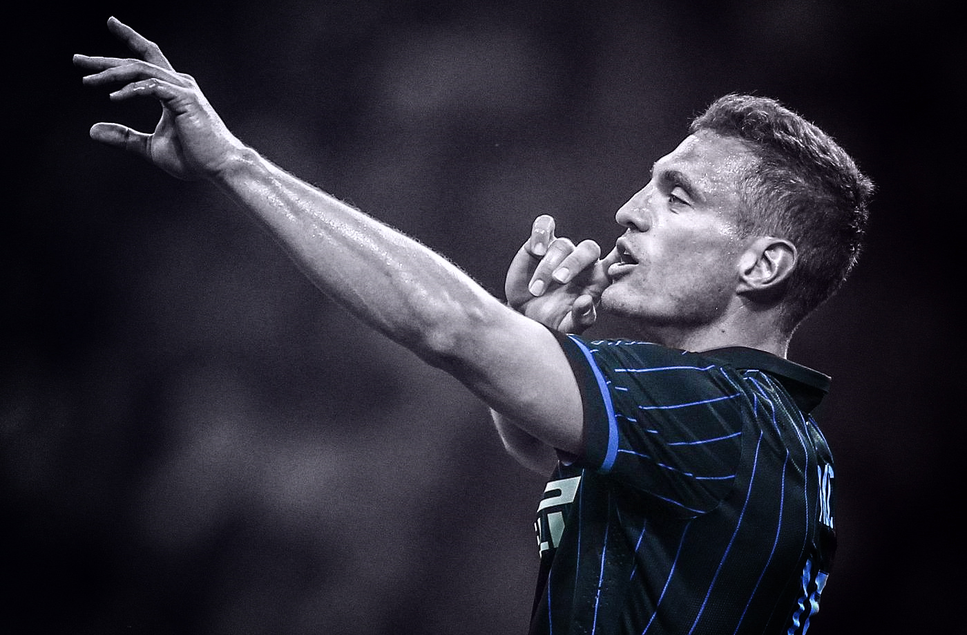 Vidic: Tuổi thơ bom đạn, kẻ giết người và đêm Moscow say khướt - Ảnh 10.