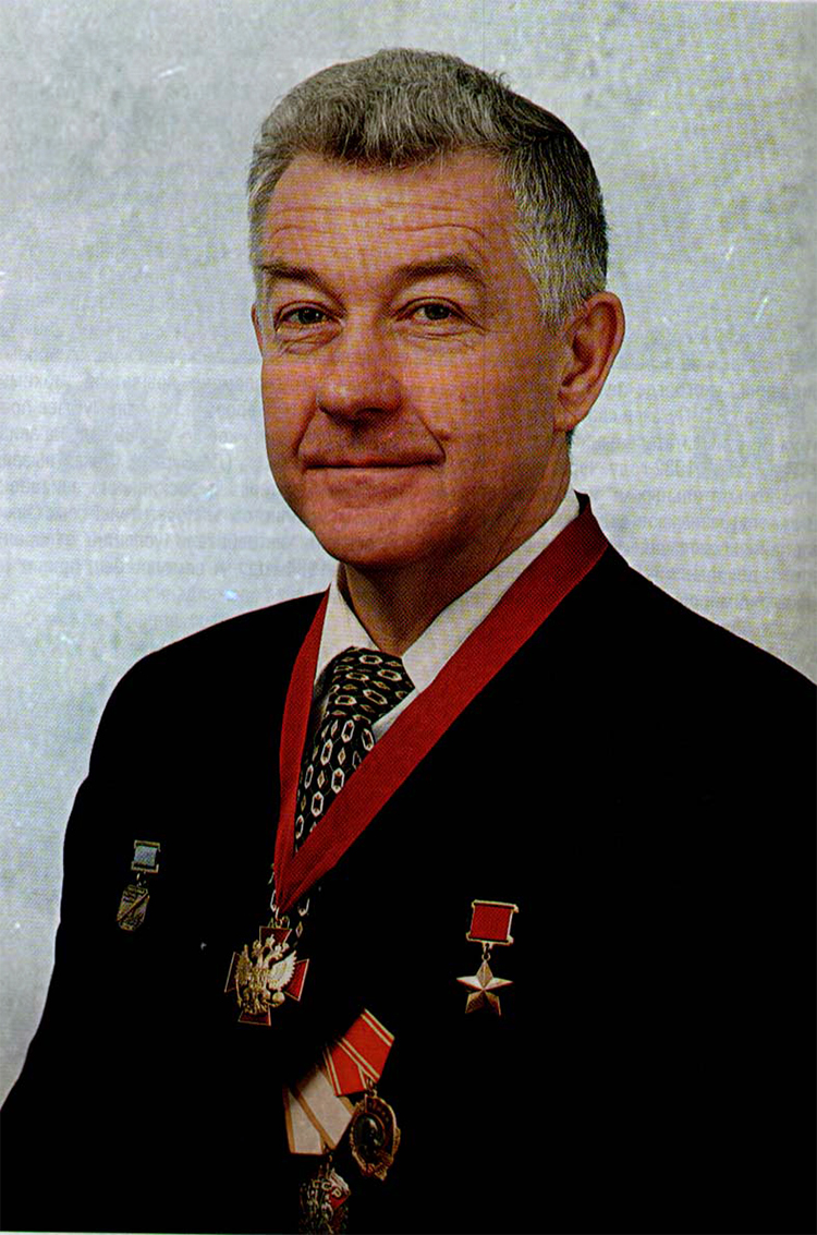 Viktor Pugachev - Kỷ lục gia thế giới trên tiêm kích Su-27 và mối quan hệ đặc biệt với KQVN - Ảnh 3.