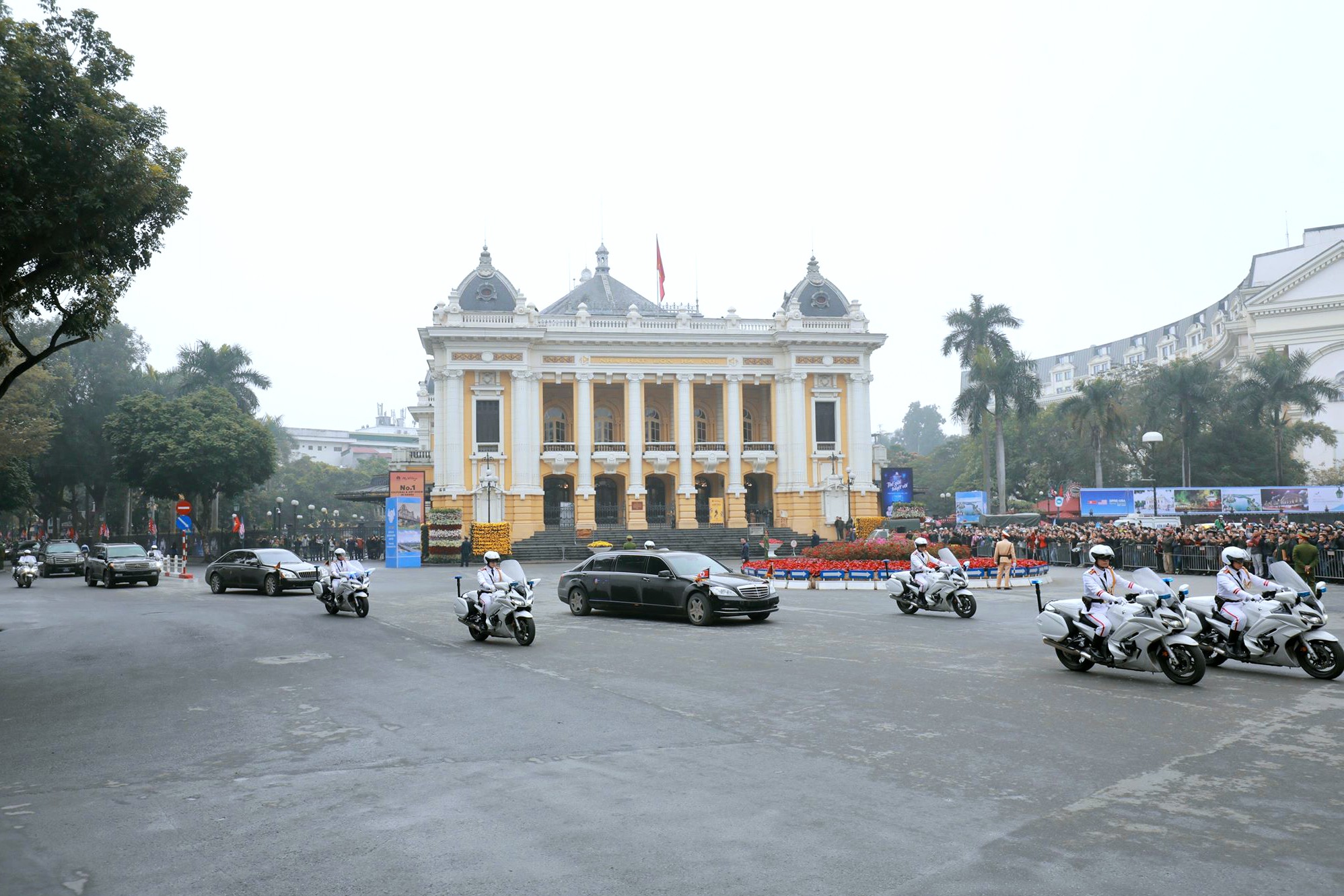 [PHOTO ESSAY] Những khoảnh khắc lịch sử trong chuyến công du Việt Nam đầu tiên của Chủ tịch Kim Jong-un - Ảnh 13.