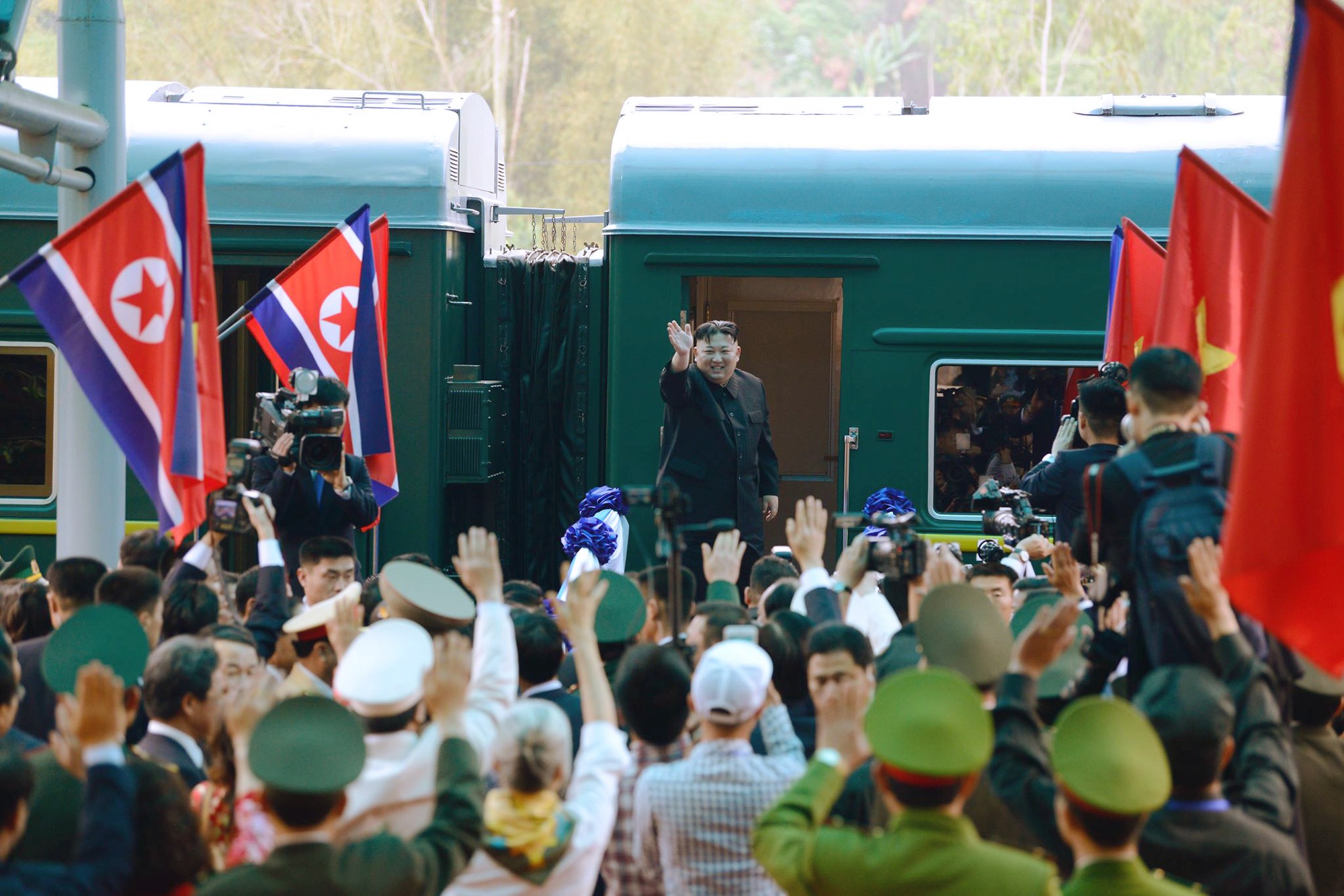 [PHOTO ESSAY] Những khoảnh khắc lịch sử trong chuyến công du Việt Nam đầu tiên của Chủ tịch Kim Jong-un - Ảnh 29.