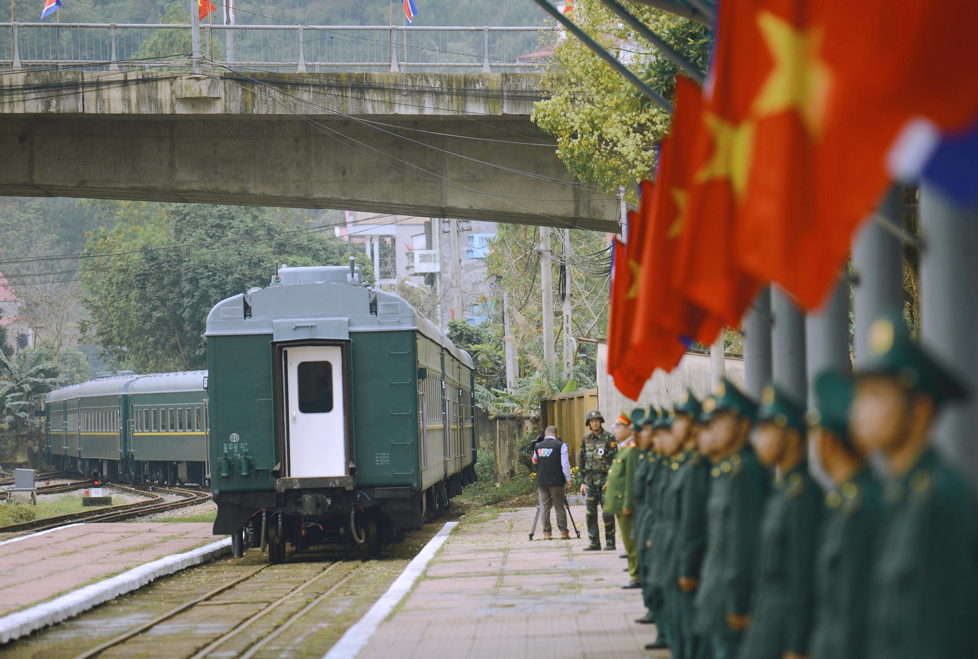 [PHOTO ESSAY] Những khoảnh khắc lịch sử trong chuyến công du Việt Nam đầu tiên của Chủ tịch Kim Jong-un - Ảnh 31.