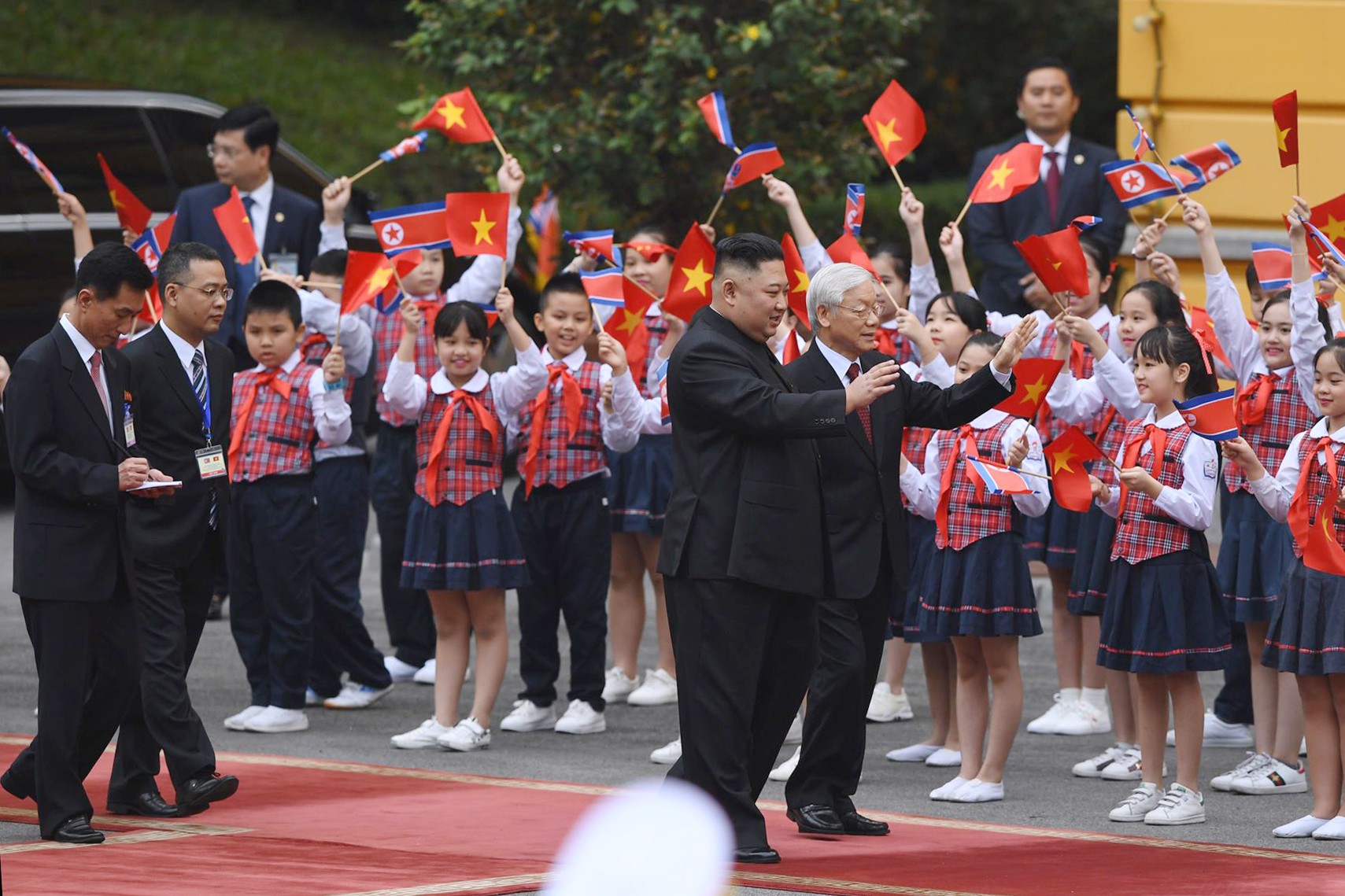 [PHOTO ESSAY] Những khoảnh khắc lịch sử trong chuyến công du Việt Nam đầu tiên của Chủ tịch Kim Jong-un - Ảnh 25.