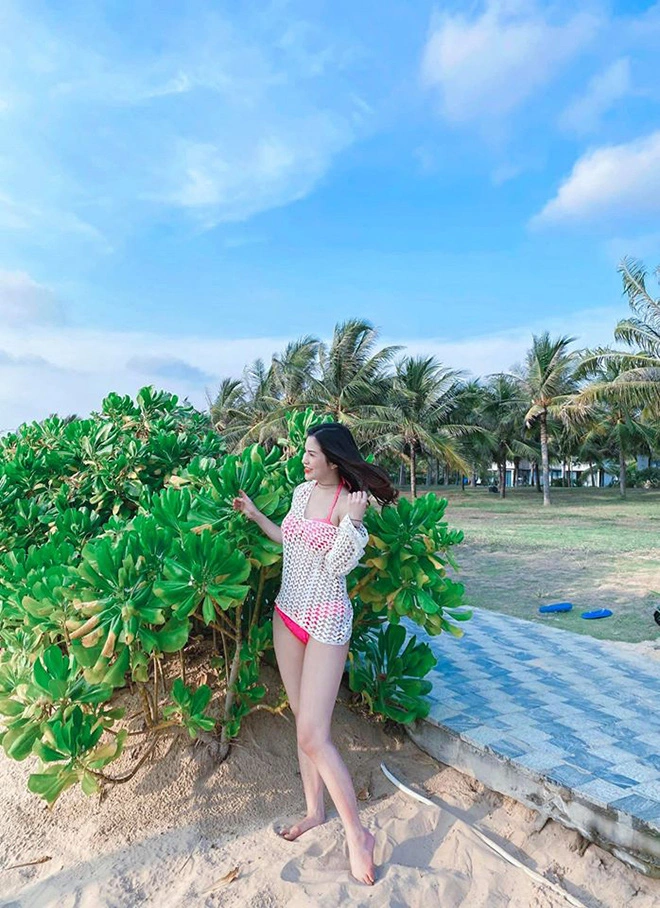 Vợ cũ của diễn viên Việt Anh khoe hình ảnh mặc bikini gợi cảm - Ảnh 3.