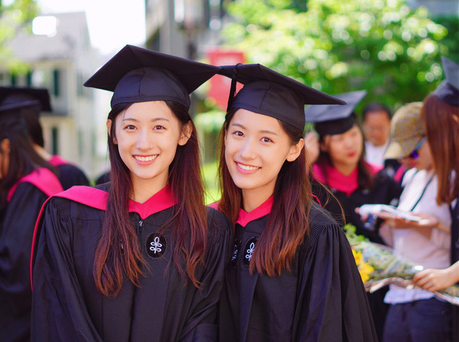 Cặp song sinh nổi tiếng xứ Trung: Tốt nghiệp thạc sĩ ở Harvard, trở thành MC truyền hình  - Ảnh 2.