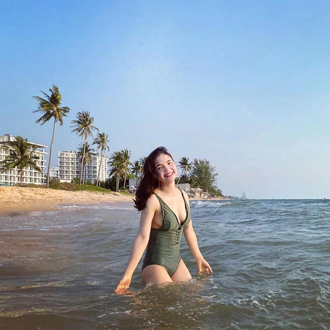 Chị gái ruột, nổi tiếng một thời trên VTV của Hòa Minzy khoe ảnh bikini gợi cảm - Ảnh 3.