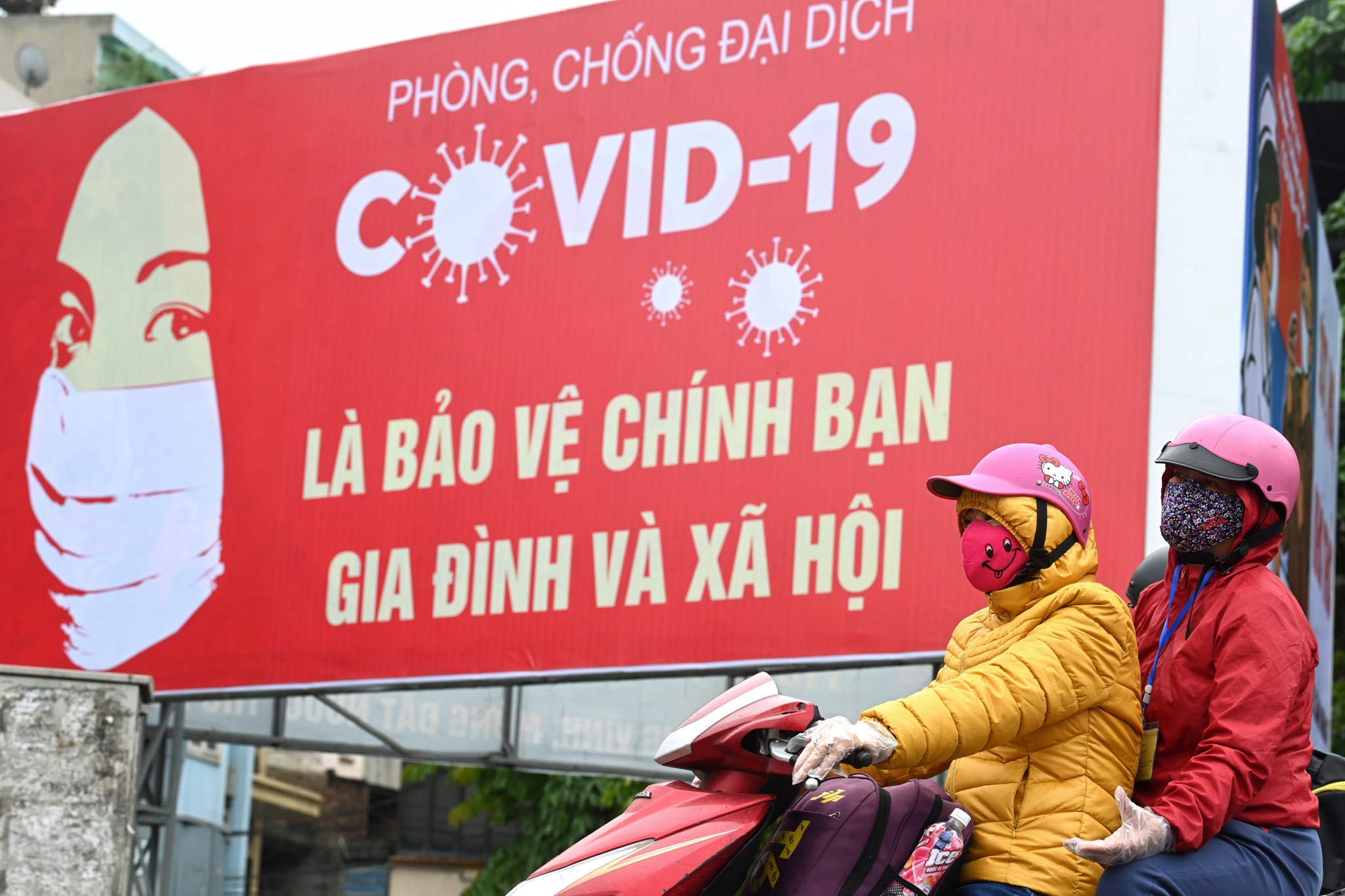 Hình ảnh đường phố Hà Nội vắng lặng trong ngày thứ 5 thực hiện cách ly xã hội - Ảnh 18.