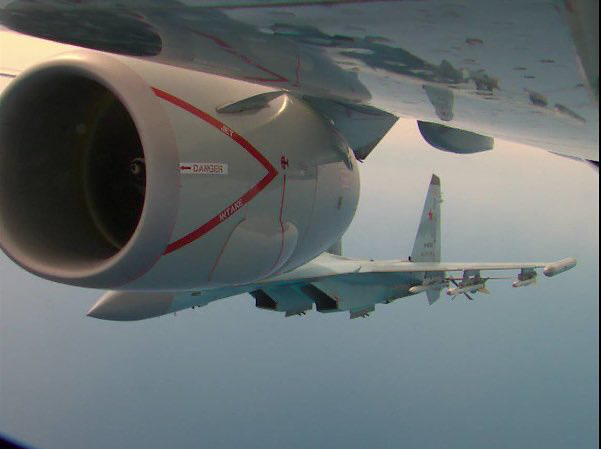 Hai loại tên lửa khủng lắp trên Su-35 Nga khi truy sát máy bay P-8 Mỹ đáng sợ như nào? - Ảnh 3.