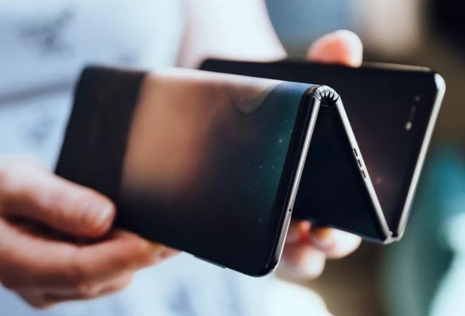 Sếp Samsung khoe có thể làm smartphone gập ba nhưng chưa làm vì e ngại người dùng chưa sẵn sàng - Ảnh 2.