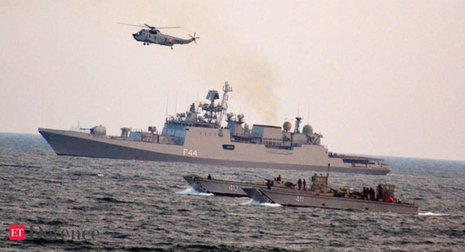 Tàu ngầm Nga phô diễn sức mạnh tại một quốc gia Đông Nam Á trong sự kiện hải quân cực lớn - Ảnh 1.