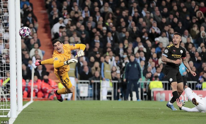 Ronaldo bần thần vì bại trận; Man City ngược dòng nhấn chìm Real Madrid - Ảnh 2.