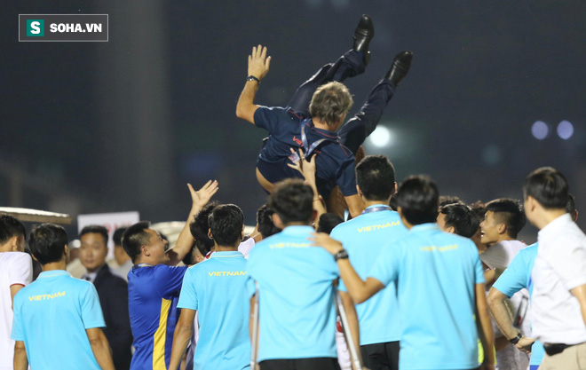 Chính thức: HLV Troussier dẫn U19 Việt Nam dự giải đấu danh giá có Anh, Pháp, Nhật Bản - Ảnh 1.