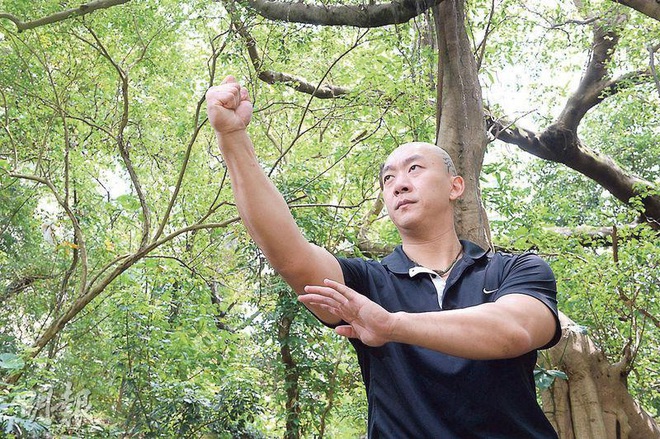 “Thần võ Hồng Kông” thách đấu, tuyên bố “đấm vỡ đầu” Từ Hiểu Đông trong 2 phút - Ảnh 4.
