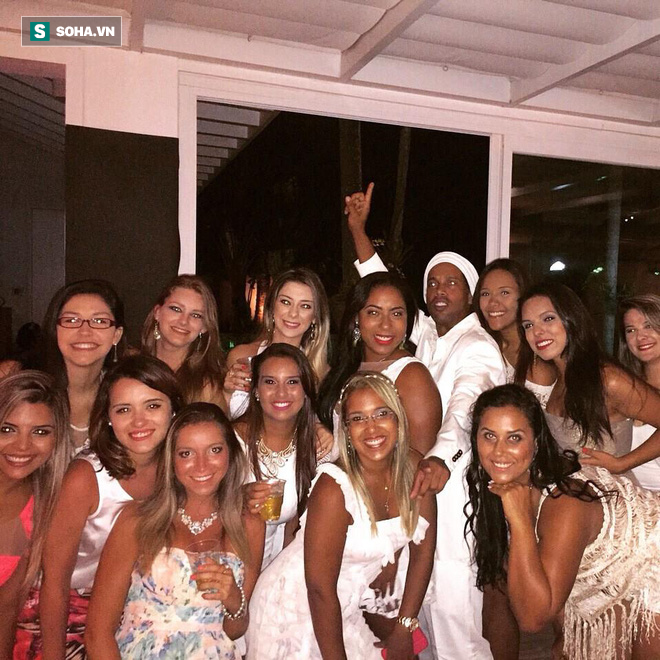 Chối từ cha đẻ, con trai duy nhất của Ronaldinho lập danh dưới mái nhà của Ronaldo - Ảnh 1.