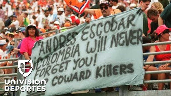 Thủ môn kỳ dị nhất lịch sử bóng đá thế giới: Cú đá bọ cạp và án tù vì trùm ma túy Escobar - Ảnh 8.