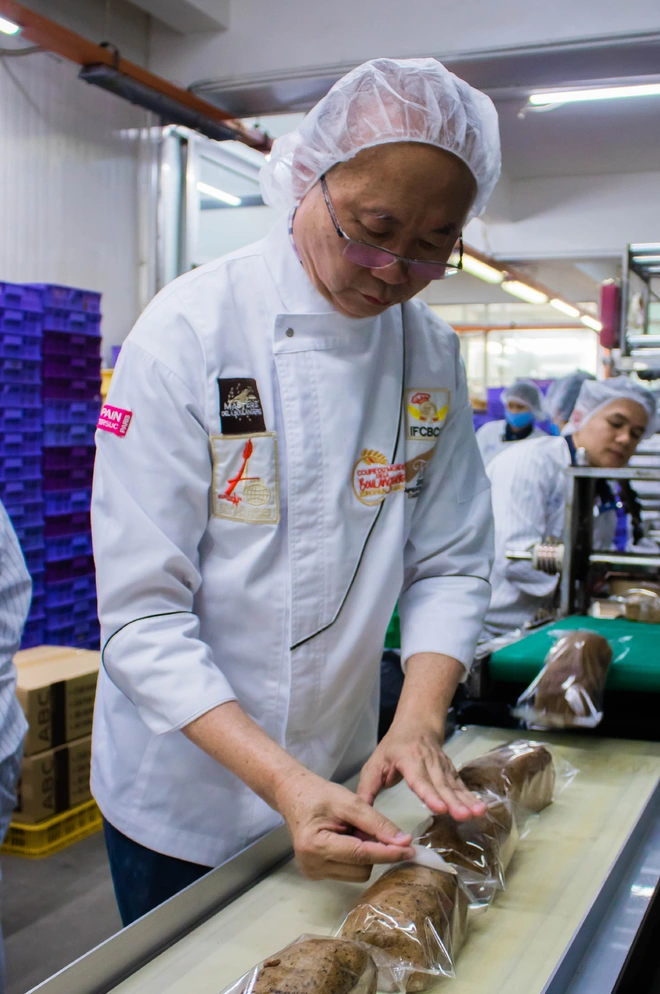 Bên trong loại bánh Việt vừa gây chấn động thế giới” có… một trái tim - Ảnh 13.