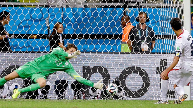 Tái hiện pha thay người lịch sử ở World Cup, thủ môn Việt kiều đưa CLB vào BK cúp QG Czech - Ảnh 3.