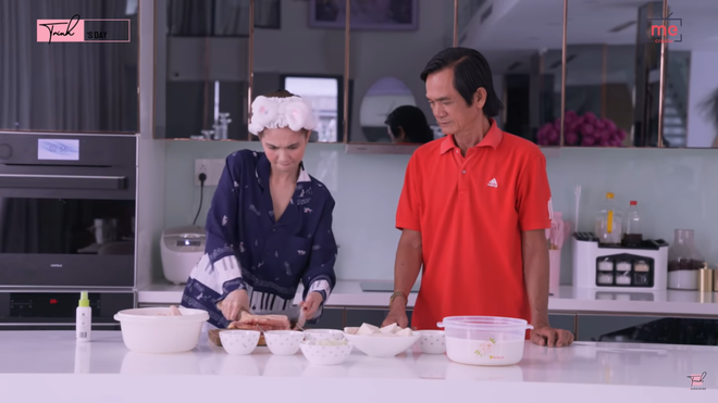 Bố ruột Ngọc Trinh ngượng ngùng khi lần đầu lên sóng - Ảnh 4.