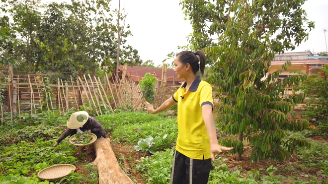 H’Hen Niê mở lòng về cuộc sống ở quê, tiết lộ chuyện chia thu nhập làm ba khoản - Ảnh 3.