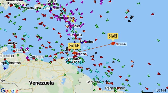 NÓNG: Đối đầu nghẹt thở, Venezuela và Iran thắng 1-0, tàu dầu Iran cắt mặt tàu đặc chủng mang cờ Mỹ - Ảnh 3.