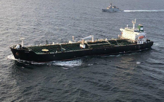 Vì sao Mỹ trơ mắt nhìn tàu dầu Iran thẳng tiến Venezuela: Ẩn số không ai ngờ từ Trung Quốc - Ảnh 2.