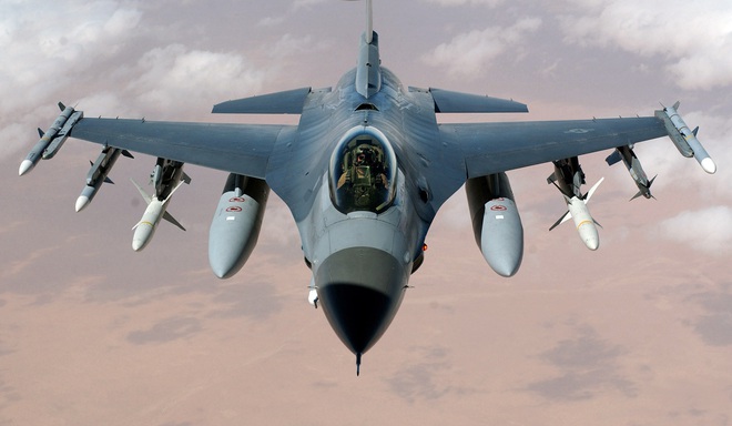 F-16 dư sức làm xấu mặt Su-35: Vì sao Mỹ không hành động khi bị Nga đánh chặn nguy hiểm? - Ảnh 2.