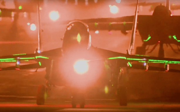 Ánh sáng bất thường phát ra từ các máy bay MiG-29 và Su-25 của Triều Tiên: Có gì khác lạ?