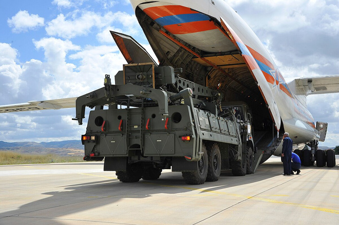 Bán tên lửa S-400 cho Thổ Nhĩ Kỳ: Đòn đánh hiểm độc của TT Putin khiến nước Mỹ bấn loạn! - Ảnh 2.