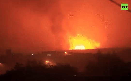 Houthi vừa tấn công cơ sở dầu mỏ bằng tên lửa 2 trong 1 khiến Arab Saudi 
