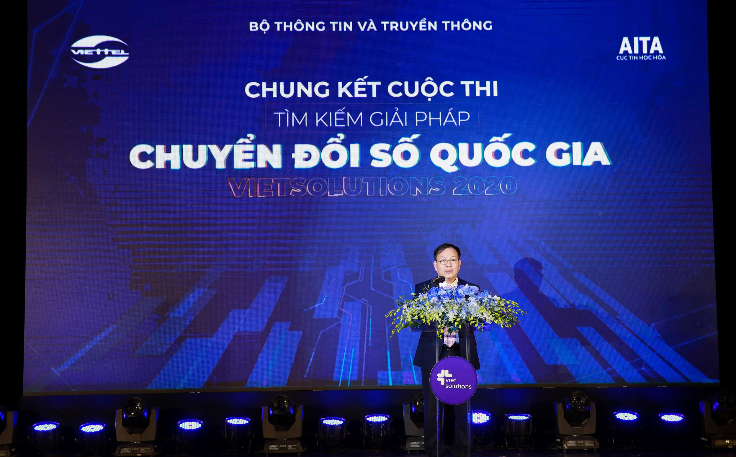 Viet Solutions: Khi startup công nghệ được nâng bước bởi mô hình “vườn ươm 3 trụ”