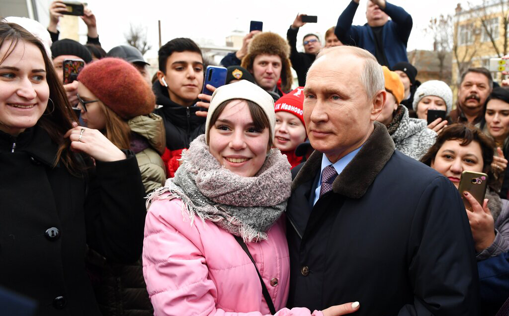 Xuất hiện tin đồn TT Putin sẽ nghỉ hưu vào năm 2021 vì một chứng bệnh: Điện Kremlin nói gì?