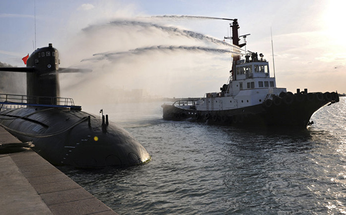 Tàu ngầm Hải quân Trung Quốc đang đón lõng, hải quân Mỹ đối mặt với nguy hiểm