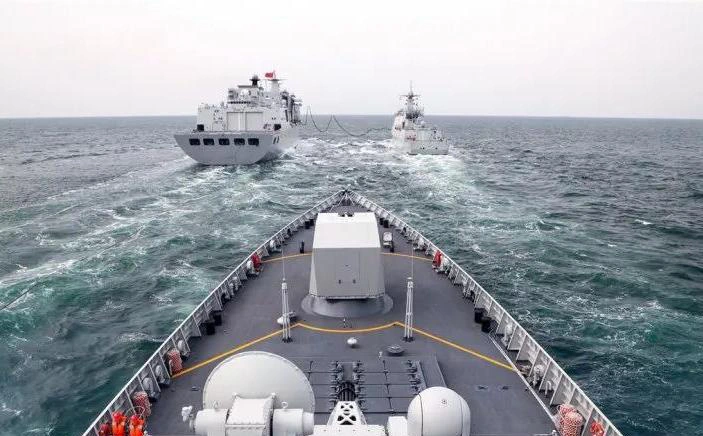 Biển Đông: PLA gầm ghè tàu sân bay trực thăng Mỹ, Hoàn Cầu cảnh báo 