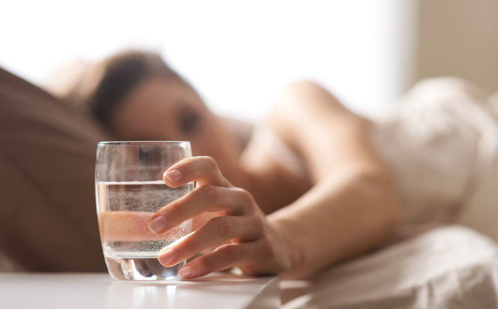 Uống 1 cốc nước ấm ngay sau khi quan hệ tình dục: Vì sao là việc rất cần thiết?