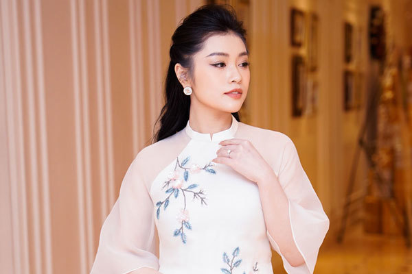 Thu Hằng ra album nhạc cách mạng - Ảnh 2.