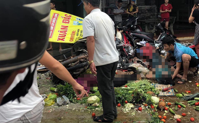 Tai nạn kinh hoàng ở Đắk Nông: Người bán bánh mì bị cuốn hẳn vào gầm xe, may mắn sống sót