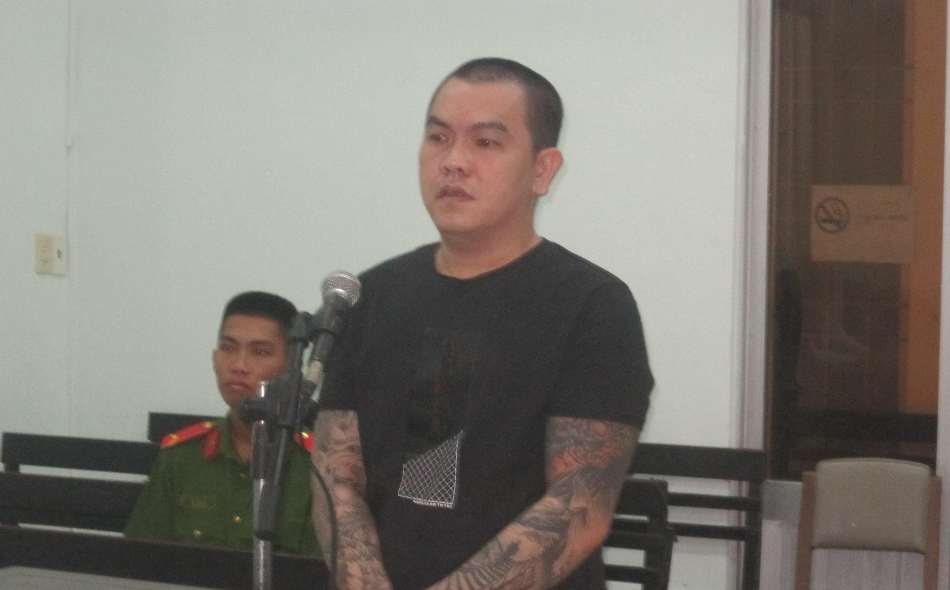 Mâu thuẫn chuyện tiền phí phục vụ tại quán karaoke, người chết kẻ đi tù