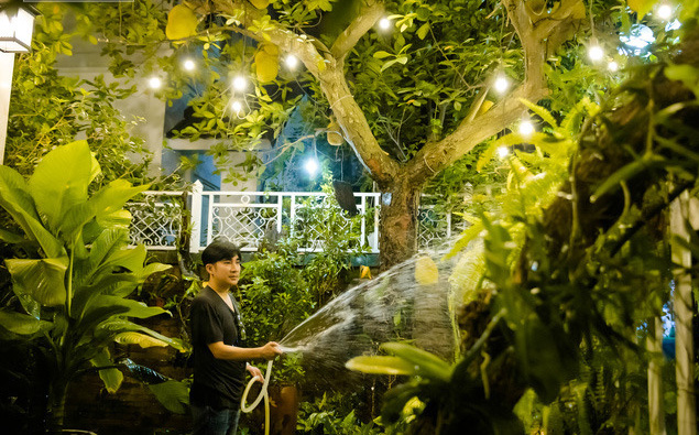 &quot;Một câu chuyện khác&quot; đằng sau biệt thự triệu đô, xe sang chục tỷ của ca sĩ Quang Hà