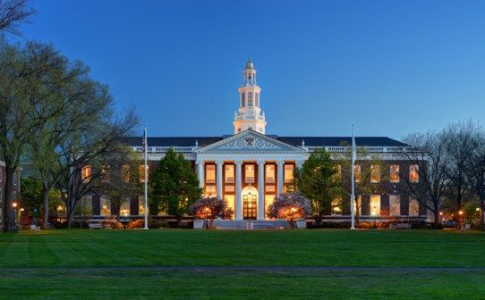 Được khuyên đến thư viện lúc 4h30 sáng, người đàn ông phát hiện &quot;bí mật lớn&quot; của trường đại học Harvard