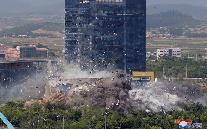 Rodong Sinmun: Người dân Triều Tiên khoái chí khi Văn phòng liên lạc liên Triều bị phá hủy