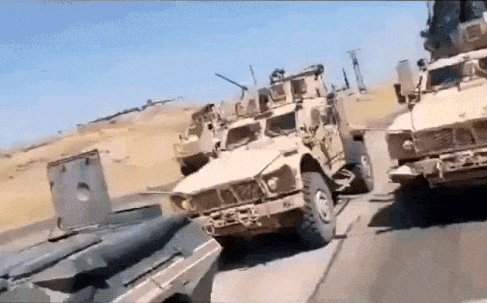 Đối đầu nảy lửa ở Syria, BTR-80 Nga sẵn sàng khai hỏa trước vòng vây xe bọc thép Mỹ