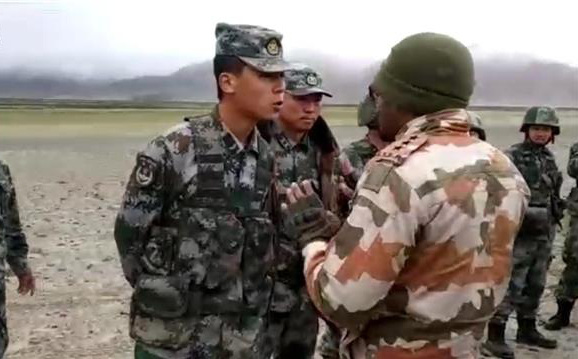 Vụ cháy bí ẩn trong lều của binh lính Trung Quốc dẫn đến đụng độ biên giới