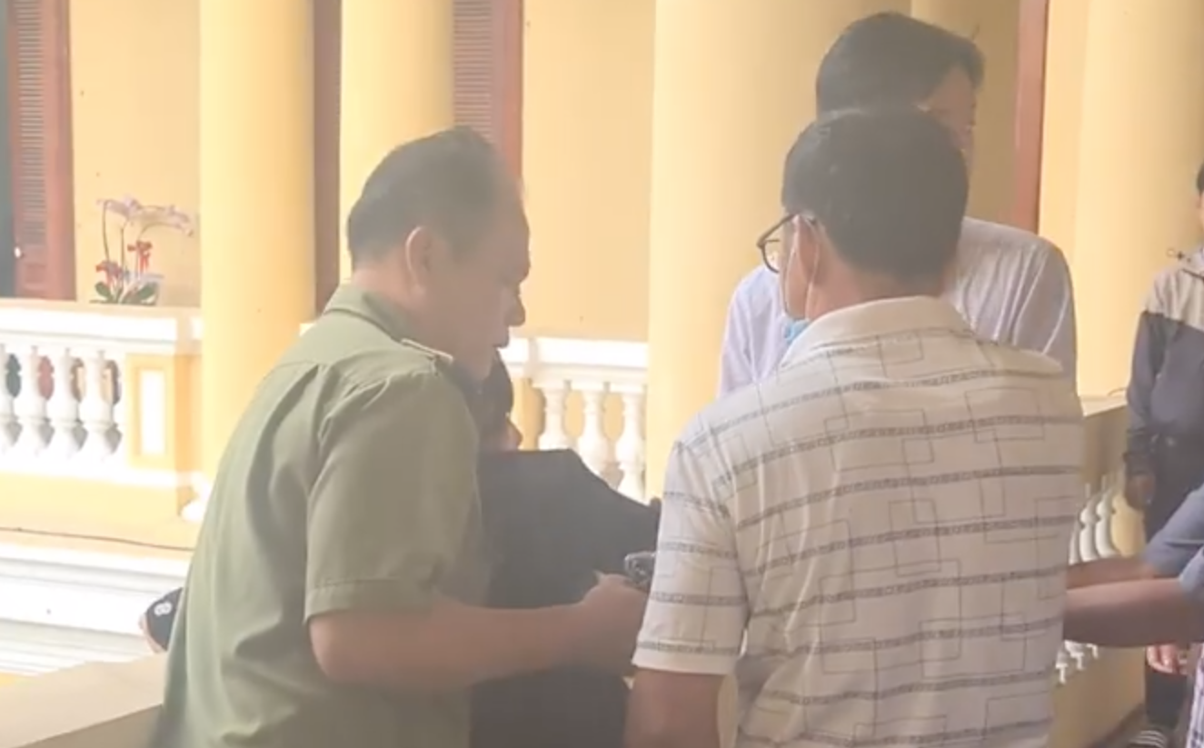 TP.HCM: Bị đơn bức xúc định nhảy lầu sau khi nghe tòa tuyên án