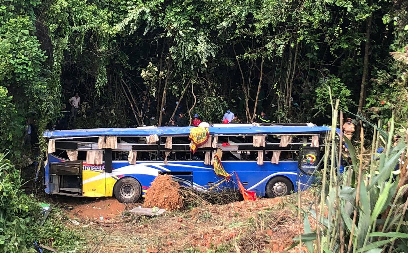 Vụ xe khách lao xuống vực sâu 30 mét ở Kon Tum: Nạn nhân thứ 6 tử vong