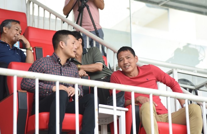 Fan HAGL ngán ngẩm trước biểu hiện khó hiểu của Anh Đức ngày đội nhà chen vào top 3 - Ảnh 1.