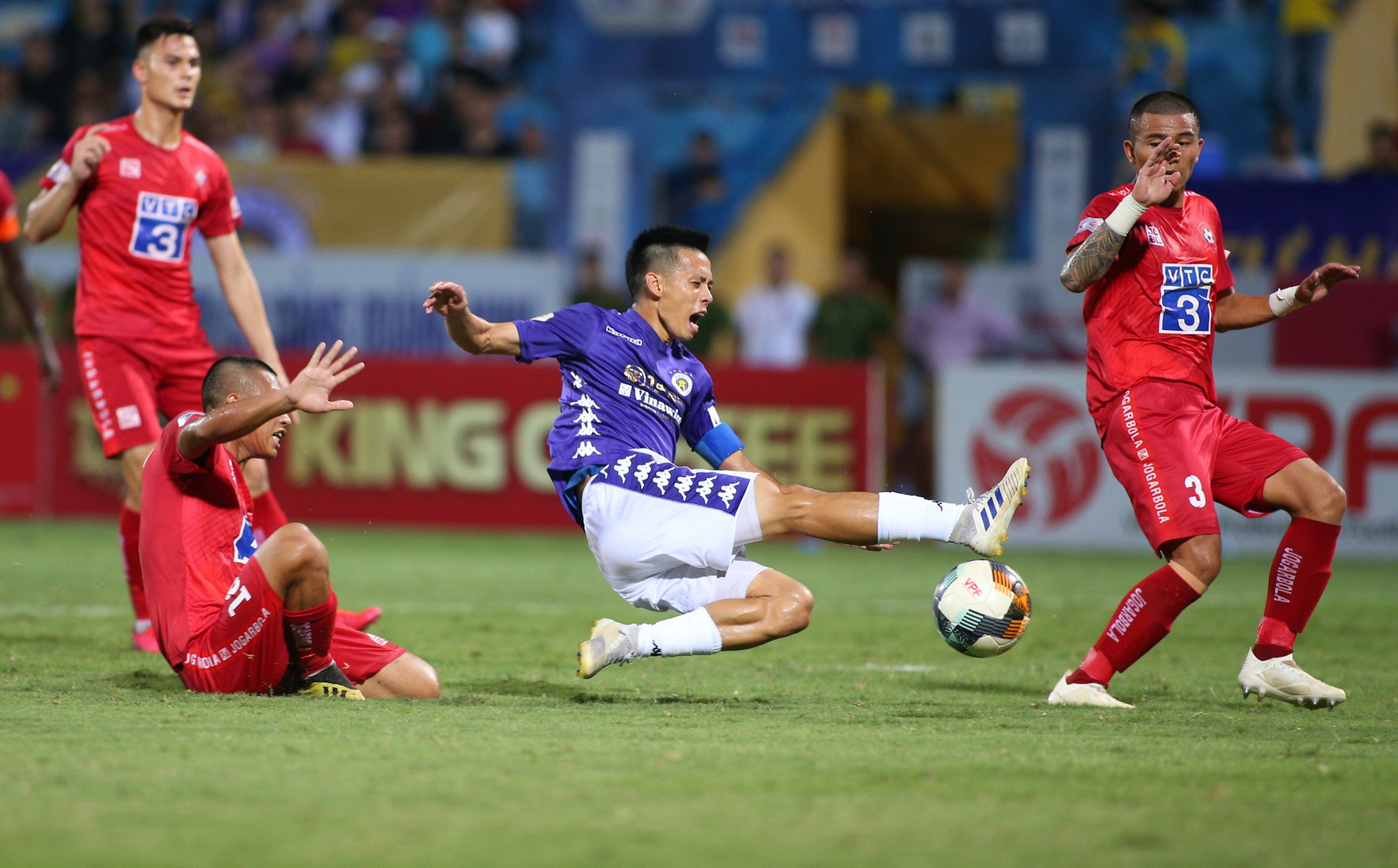 Quang Hải, Hùng Dũng bó tay, Hà Nội FC vẫn nhận cái kết “vỡ òa” ở Hàng Đẫy