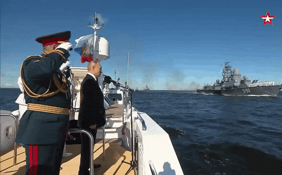 Hải quân Nga duyệt binh, phô diễn sức mạnh chưa từng có: Tổng thống Putin khoe vũ khí mới