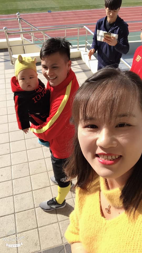 Sự thật bức ảnh em bé bị cháy nắng khi đi tắm biển, danh tính của bé còn khiến người ta bất ngờ hơn - Ảnh 6.