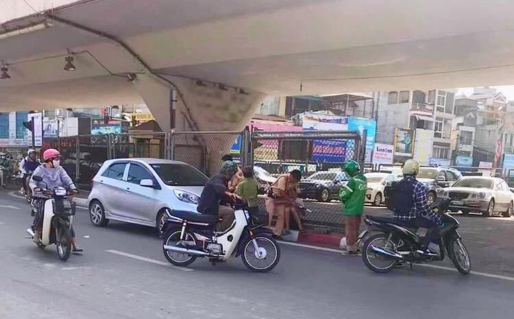 Xác định danh tính tài xế điều khiển xe ô tô kéo lê CSGT ở Hà Nội