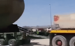 Tàu ngầm Kilo khổng lồ của Iran được vận chuyển bằng xe tải: Chuyện gì đang xảy ra?