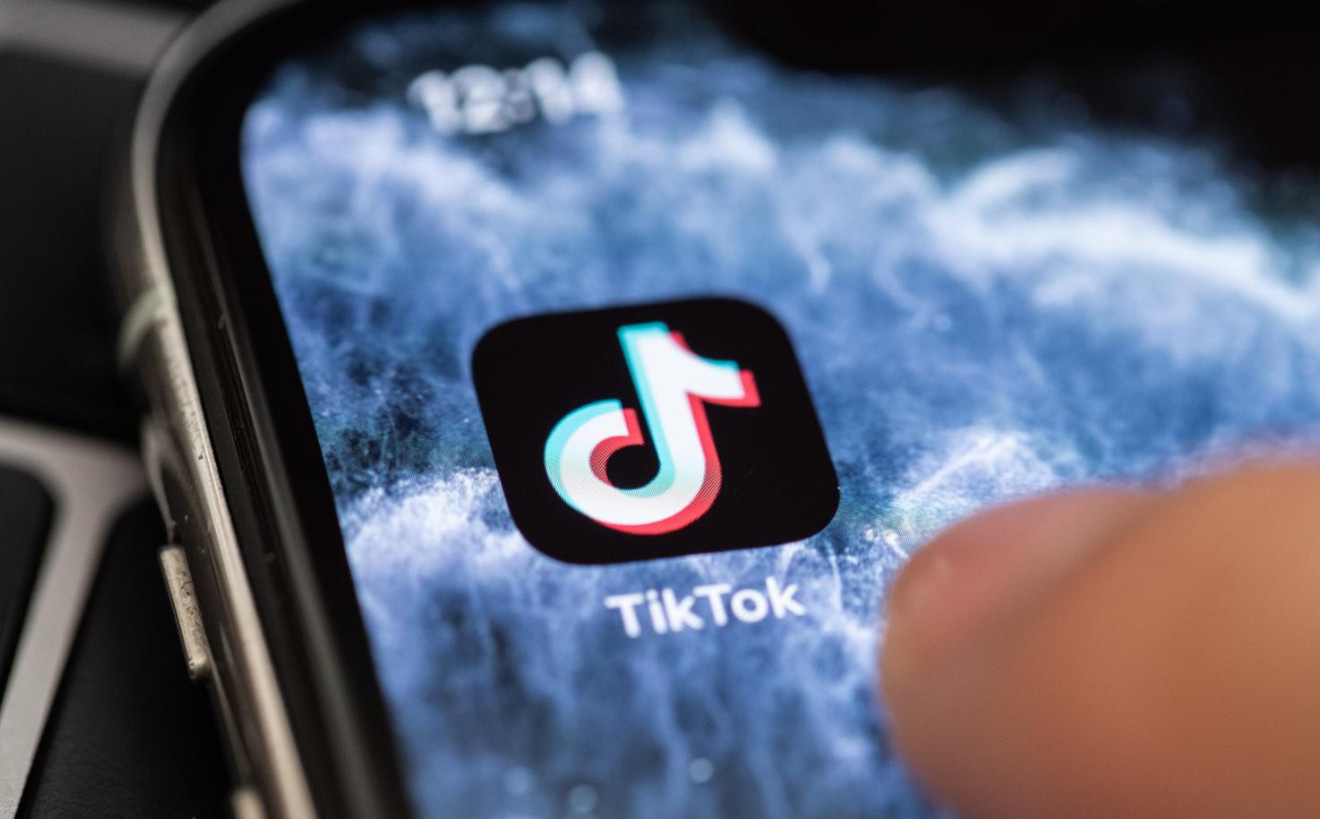 Sau TikTok, Nhà Trắng muốn &quot;dọn sạch&quot; các ứng dụng Trung Quốc khỏi App Store và Play Store tại Mỹ